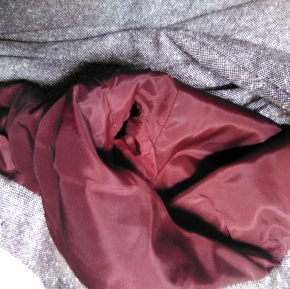 Two piece skirt suit - Picture 8 of 12